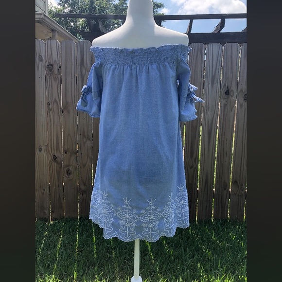 *4/$30* Influence ASOS Off the Shoulder Dress - Picture 2 of 7